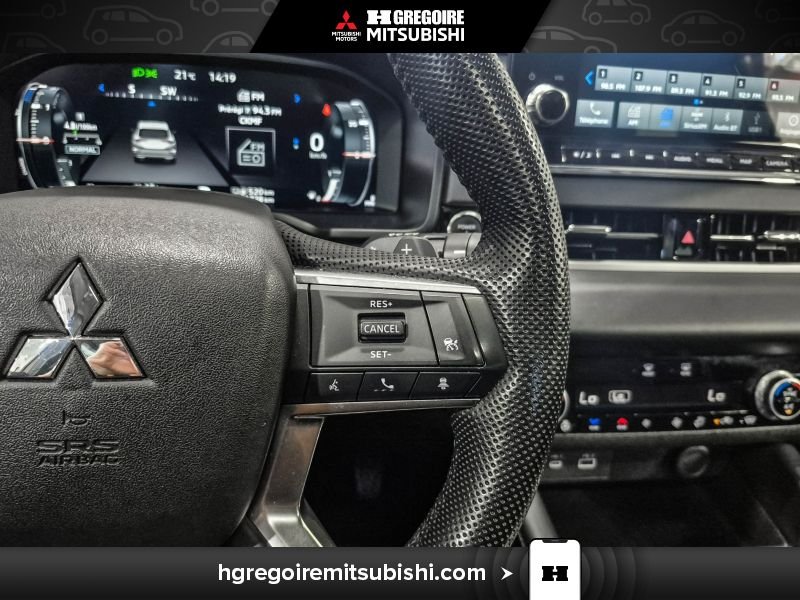 2023 Mitsubishi Outlander Plug-In Hybrid Bronze Laval - photo #22