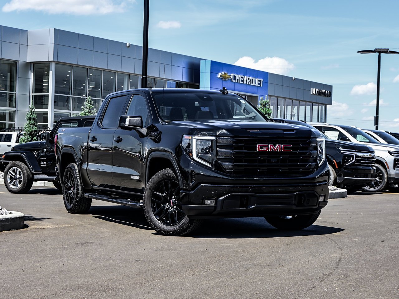 2024 GMC Sierra 1500 4WD Crew Cab 147 Elevation Black Sherwood Park - photo #1