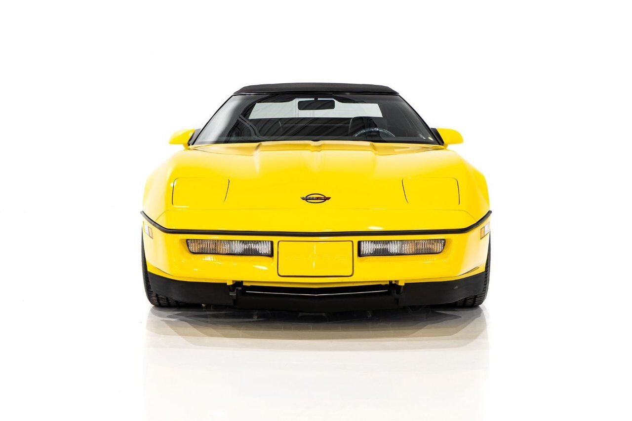 1986 Chevrolet Corvette Pace Car livery with only 17,380km (10,800miles) Yellow Montreal - photo #90