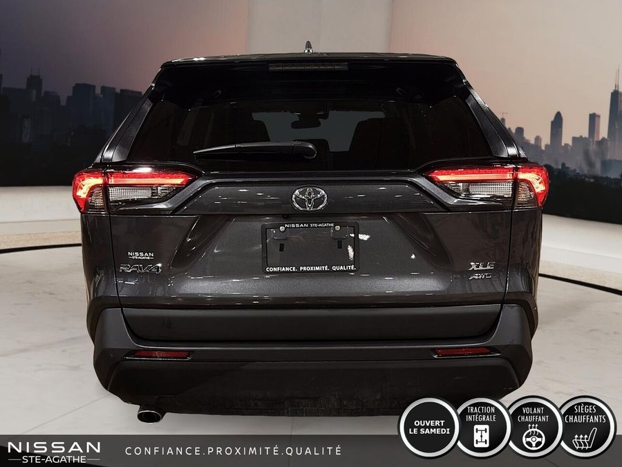 Toyota RAV4 XLE TI 2024 Gris