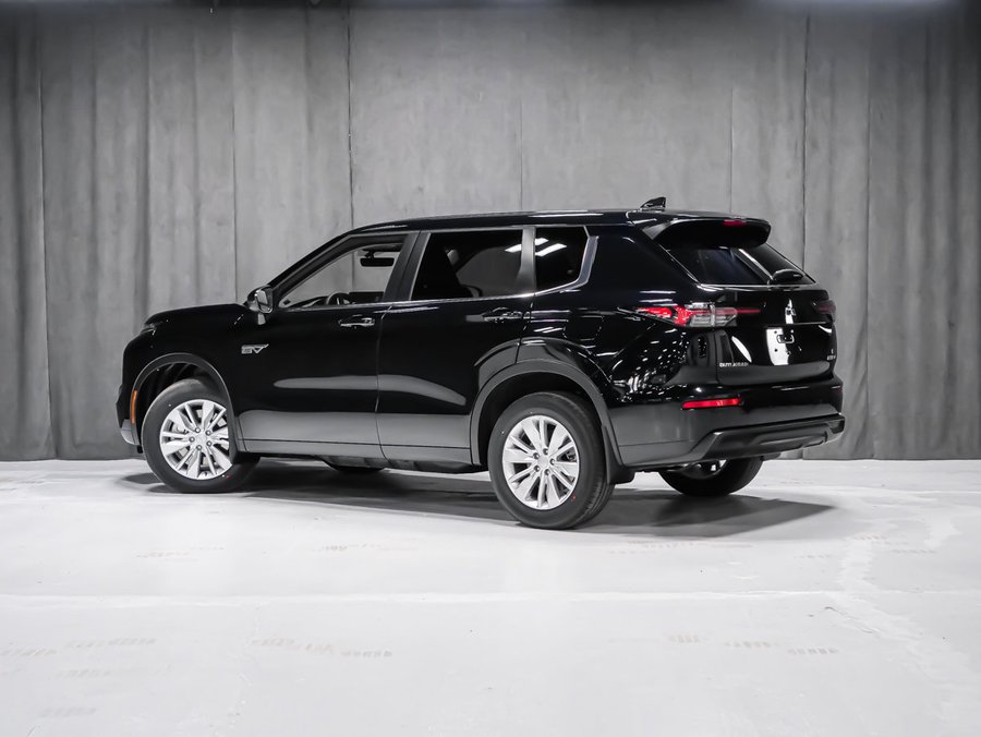 2026 Mitsubishi Outlander Plug-In Hybrid ES Labrador Black Pearlescent