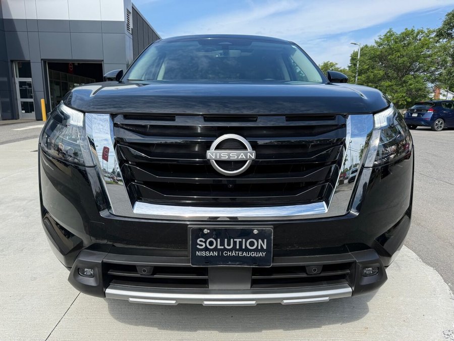 2024 Nissan Pathfinder SV 4RM Black