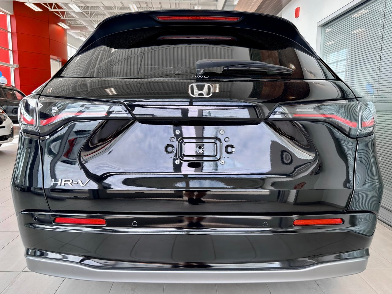 2023 Honda HR-V Black Notre-Dame-des-Prairies - photo #10