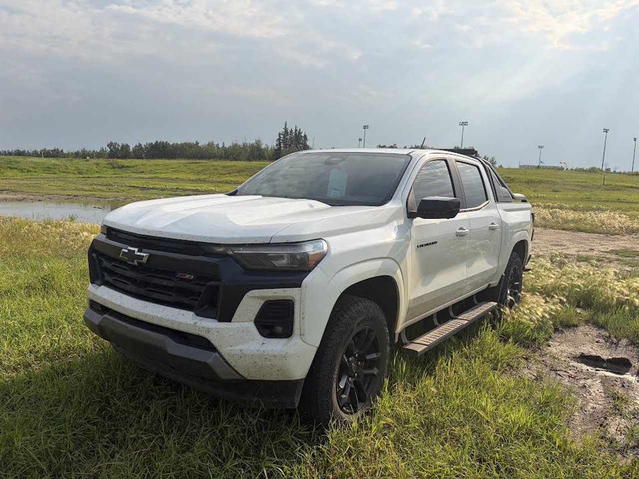2025 Chevrolet Colorado 4WD Crew Cab Z71 White Sherwood Park - photo #2