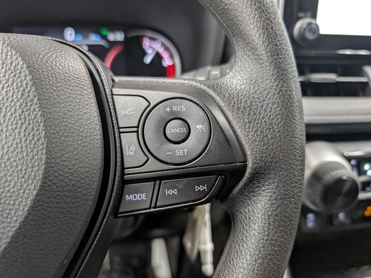 Toyota RAV4 LE/SIÈGES CHAUFFANTS/CAMÉRA DE RECUL/BLUETOOTH/AC/ 2025 Blanc Sherbrooke - photo #14