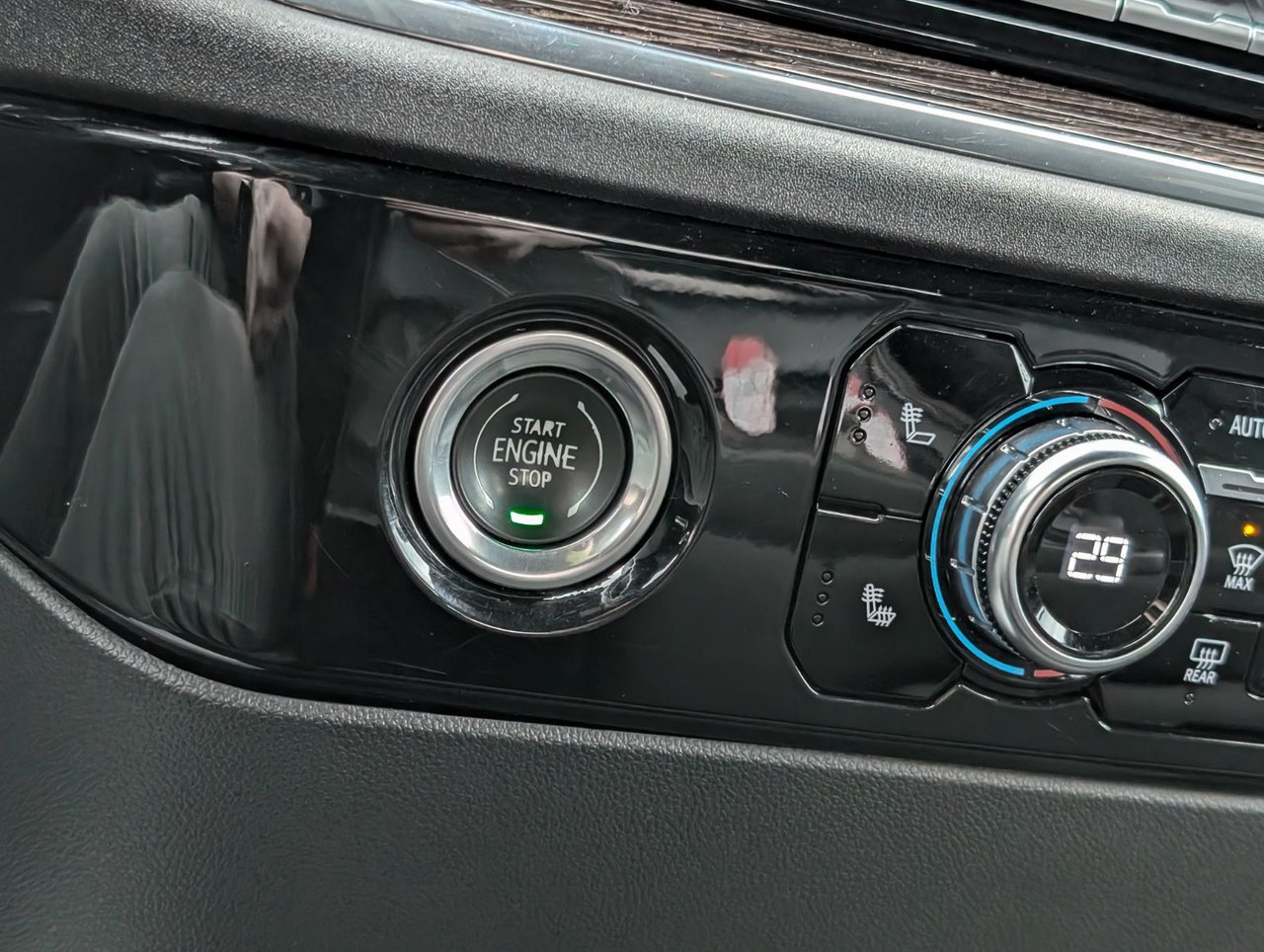 GMC Sierra 1500 SLE 2023 ROUGE Granby - photo #19