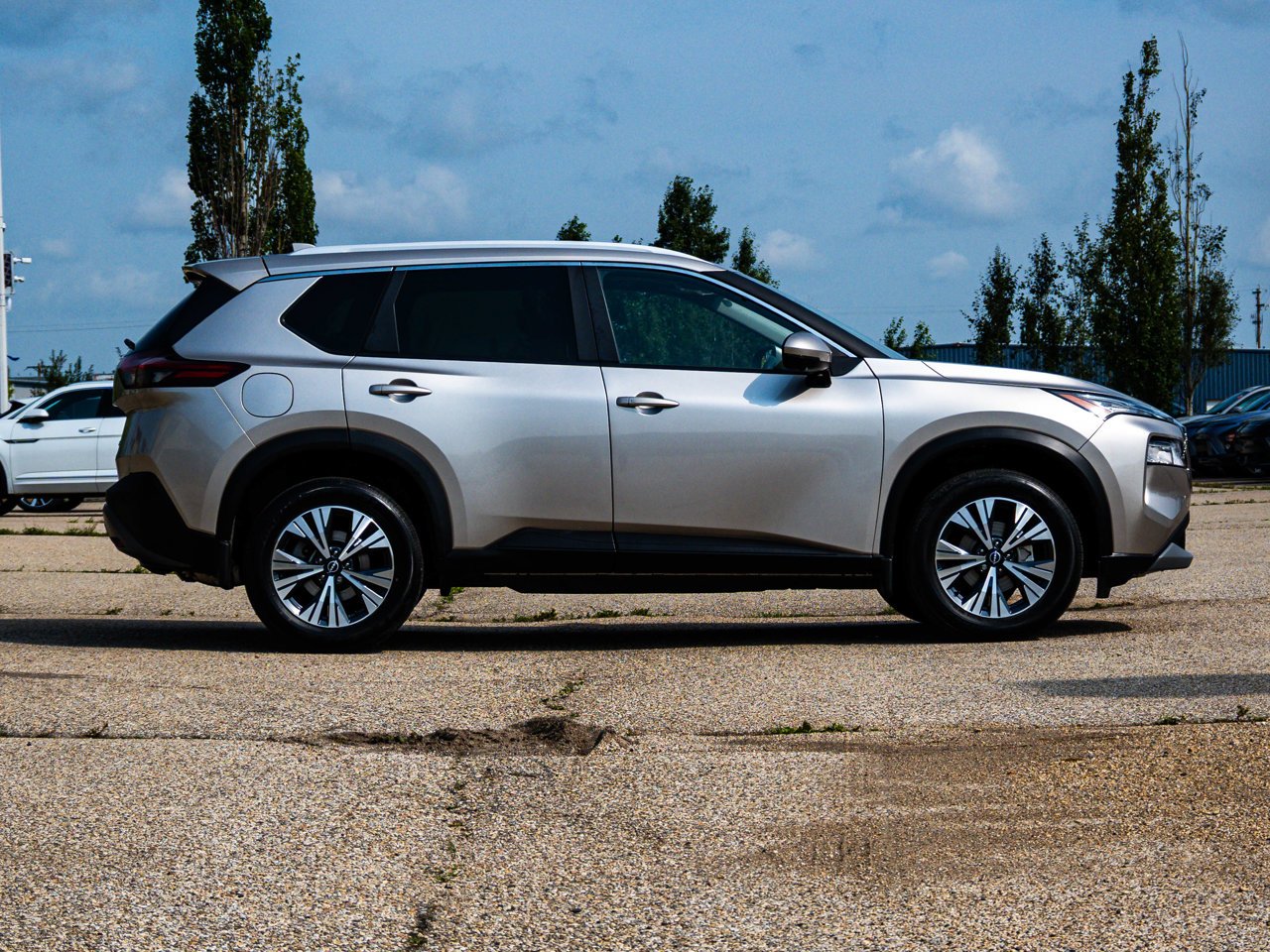 2023 Nissan Rogue AWD SV Moonroof Beige Sherwood Park - photo #13