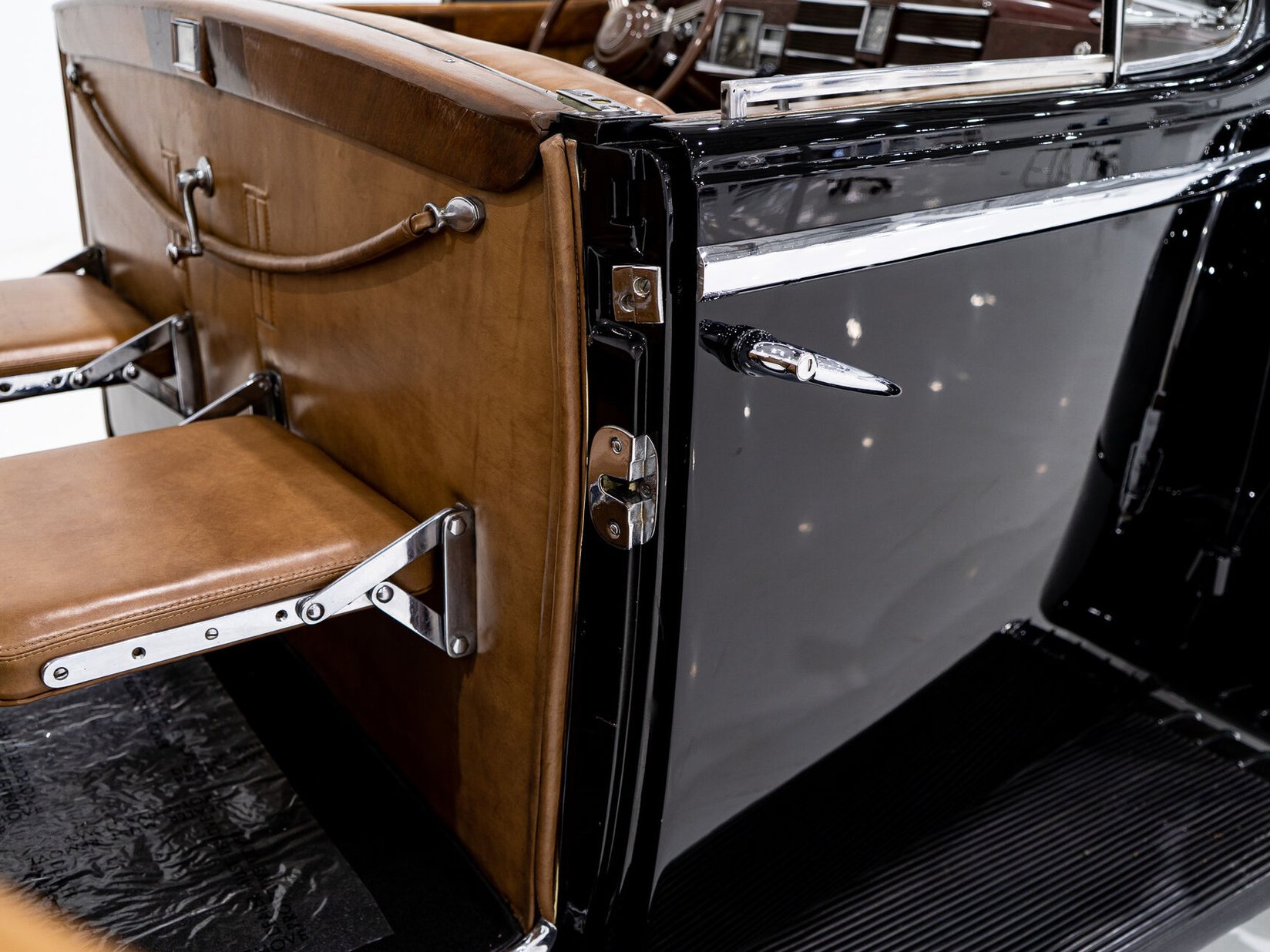 Cadillac Series 90 **PRICE IN USD**1 of 13 V16 1938 Noir Montréal - photo #55