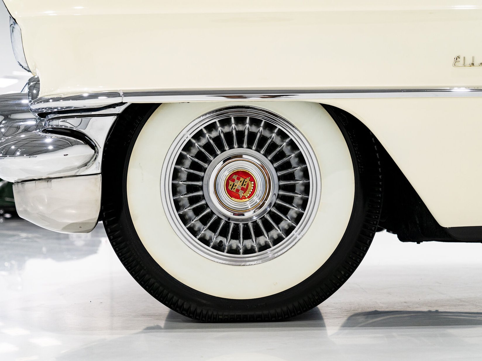 1956 Cadillac Eldorado Seville With Factory A/C | PRIX EN USD White Montreal - photo #48
