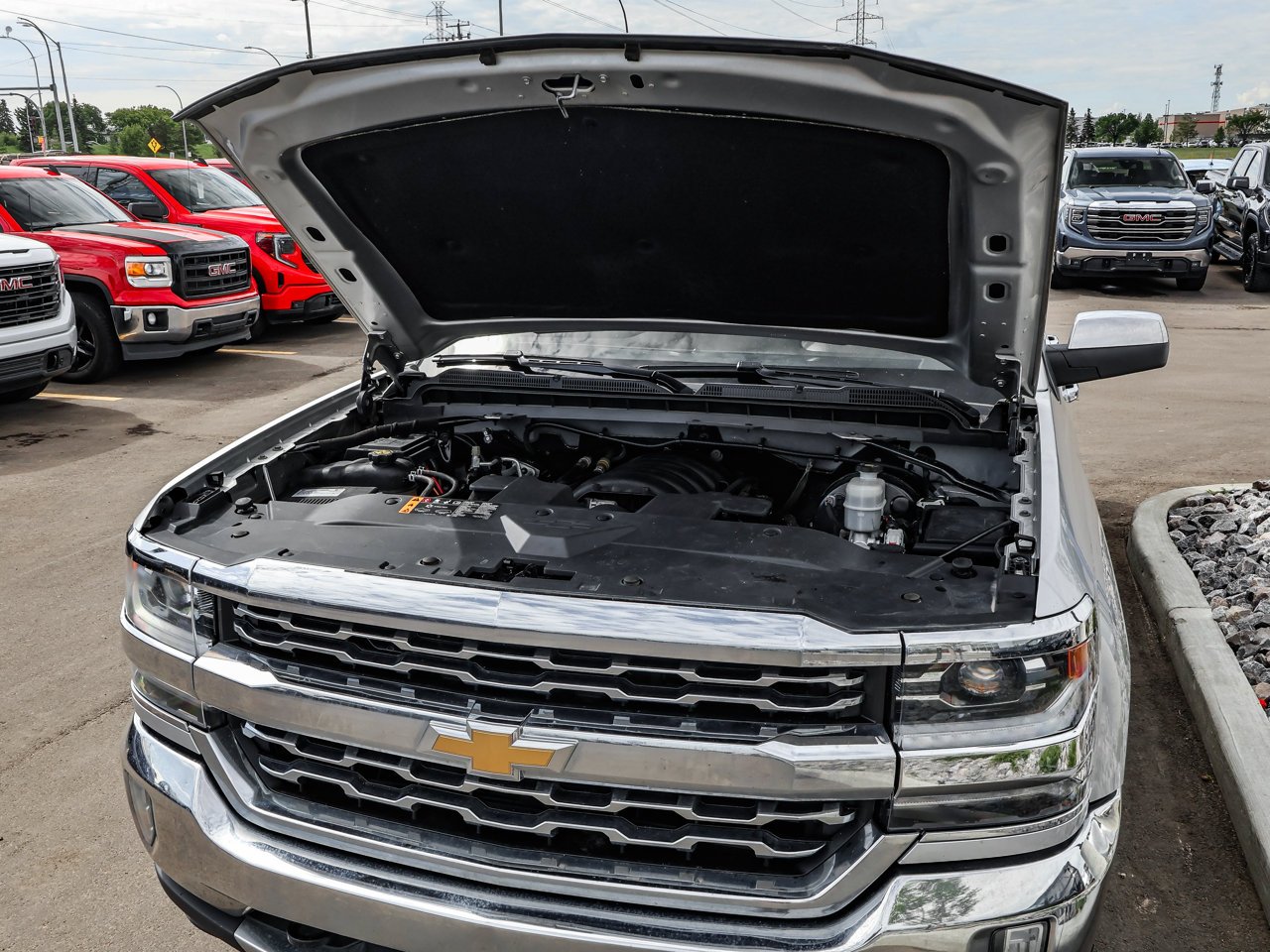 2018 Chevrolet Silverado 1500 4WD Crew Cab 143.5 LTZ w/2LZ Grey Sherwood Park - photo #9