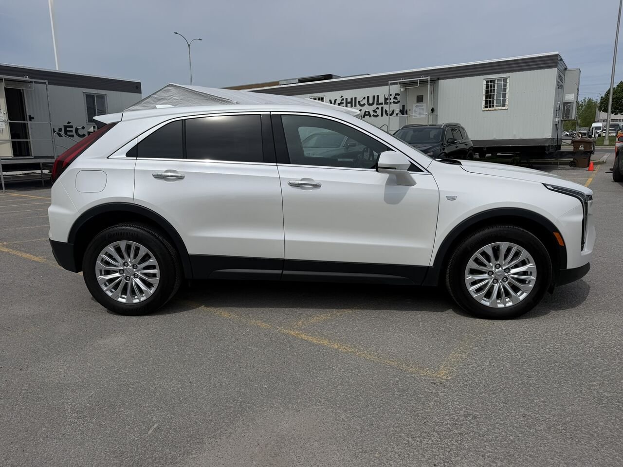 2024 Cadillac XT4 LURURY AWD FINANCEMENT À PARTIR DE 3.99% White Laval - photo #8