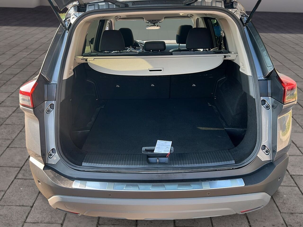 Nissan Rogue SV TI 2023 Gris Québec - photo #5