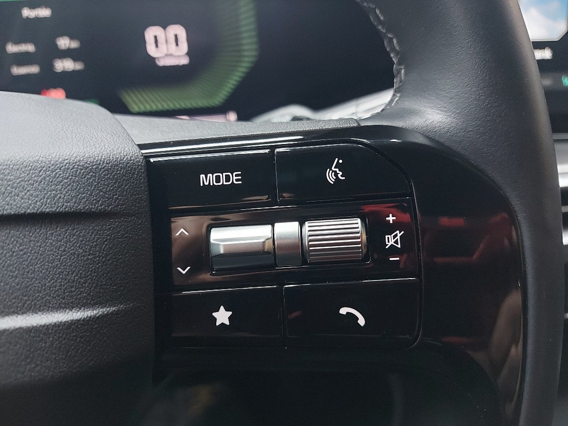 KIA Sorento hybride rechargeable 2026 Blanc neige nacré Blainville - photo #20