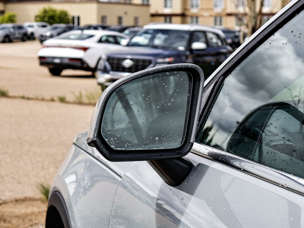 2025 Volvo XC40 B5 AWD Core Bright Theme Grey Sherwood Park - photo #6