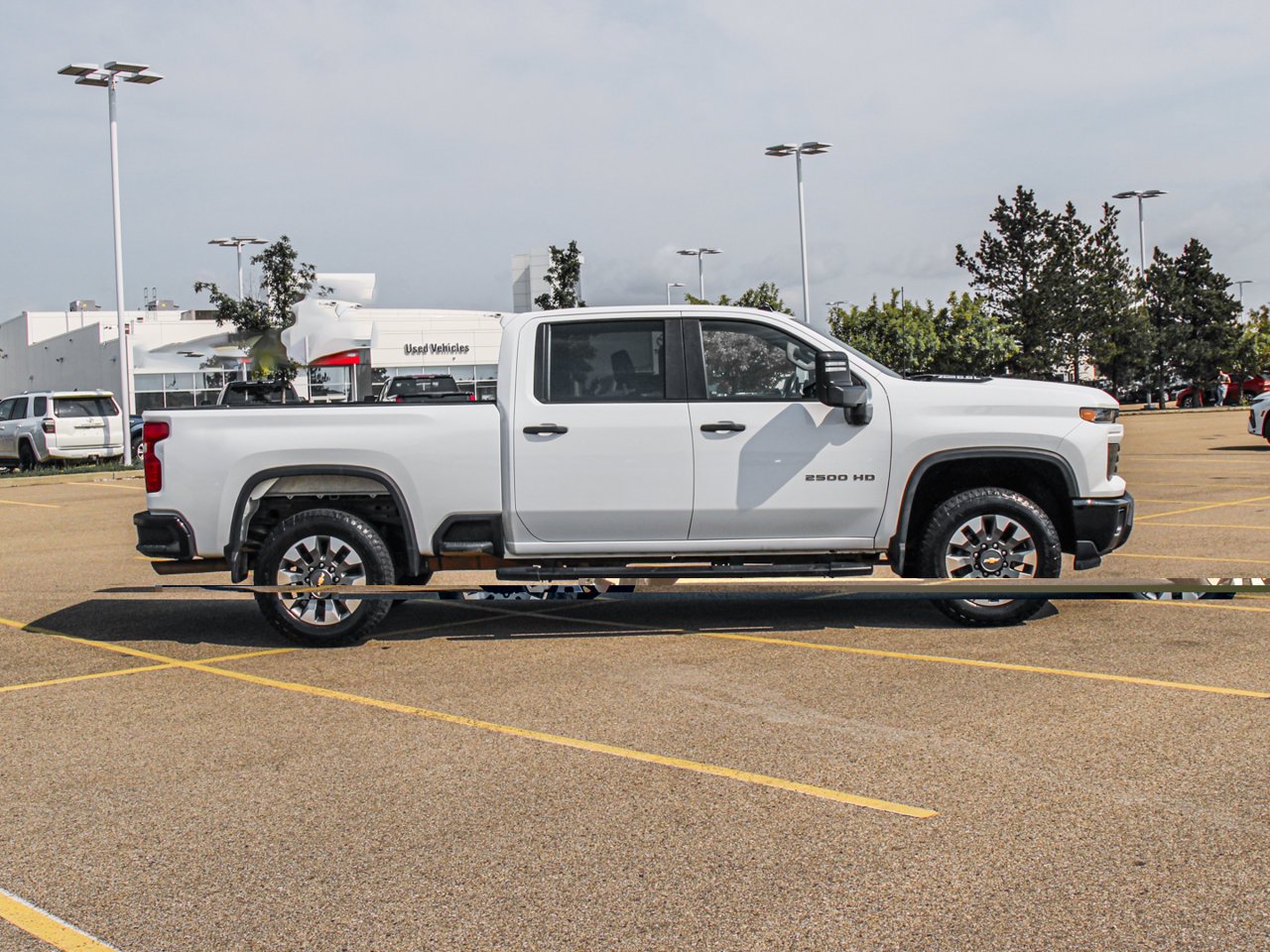 2024 Chevrolet Silverado 2500HD 4WD Crew Cab 159 Custom White Sherwood Park - photo #9