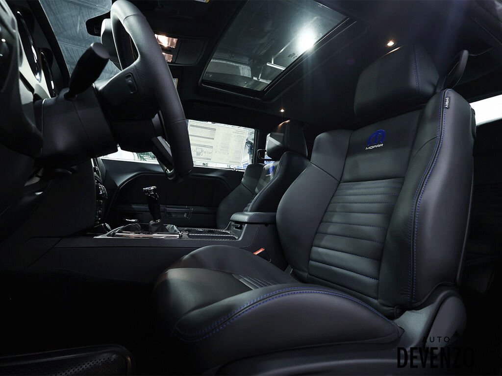 2014 Dodge Challenger White Saint-Eustache - photo #15