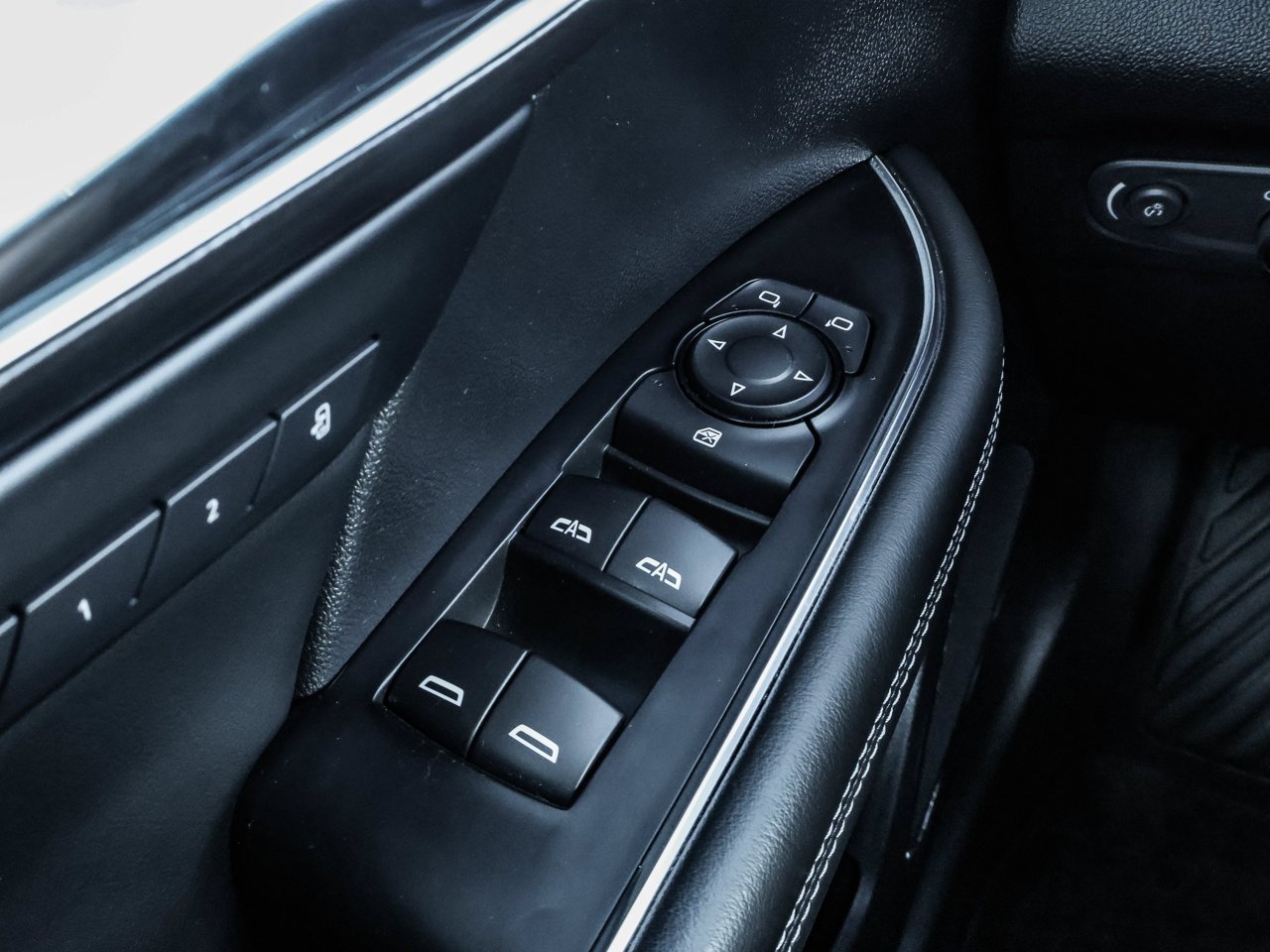 2022 Buick Envision AWD 4dr Avenir Red Sherwood Park - photo #19