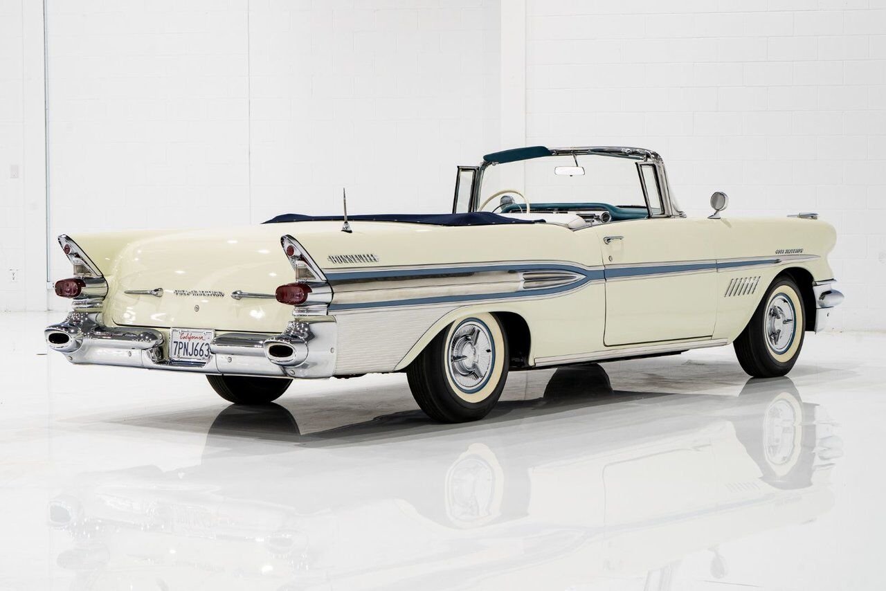 1957 Pontiac Bonneville *PRICE IN USD* Fuel injected 347/315HP 1 of 630 produced White Montreal - photo #21