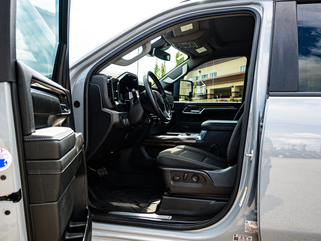 2024 Chevrolet Silverado 3500HD 4WD Crew Cab 159 LT Grey Sherwood Park - photo #15