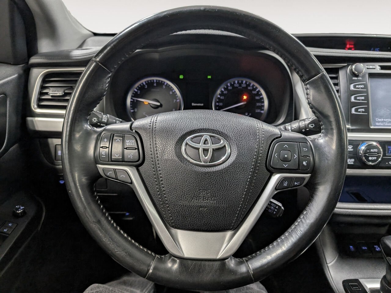 Toyota Highlander XLE/AWD/SIÈGES CHAUFFANTS/BLUETOOTH/AC BIZONE/TOIT OUVRANT 2018 Gris aurore mica Sherbrooke - photo #12