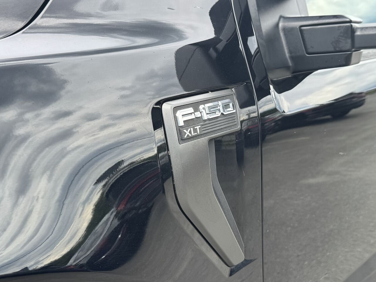 2023 Ford F-150 XLT SPORT 302A Granby - photo #2
