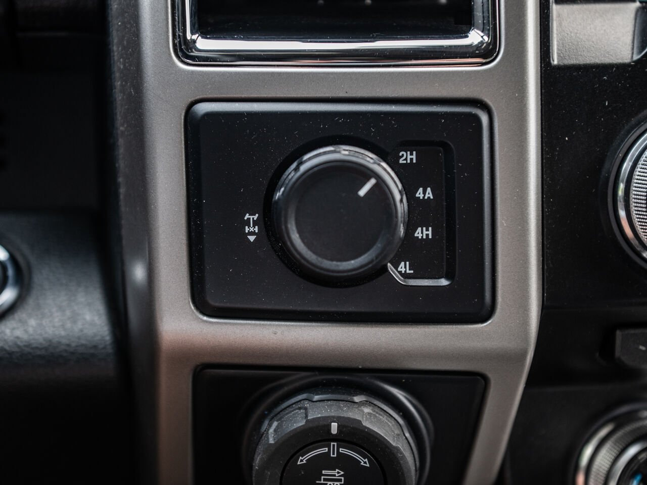 Ford F-150 2016 Blanc Sainte-Julienne - photo #19