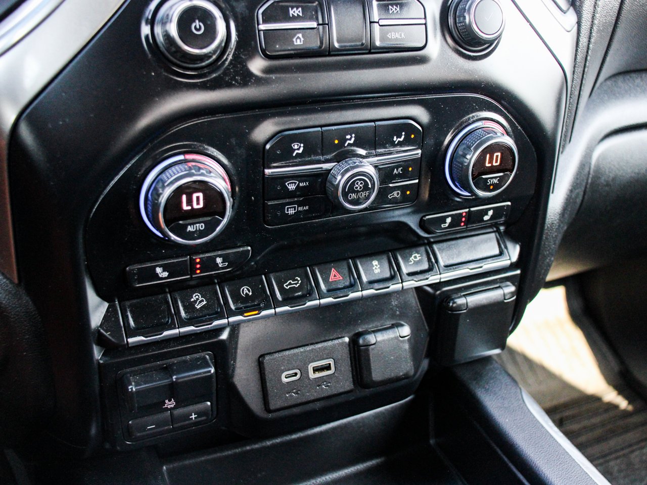 2019 Chevrolet Silverado 1500 4WD Crew Cab 147 RST Grey Sherwood Park - photo #24