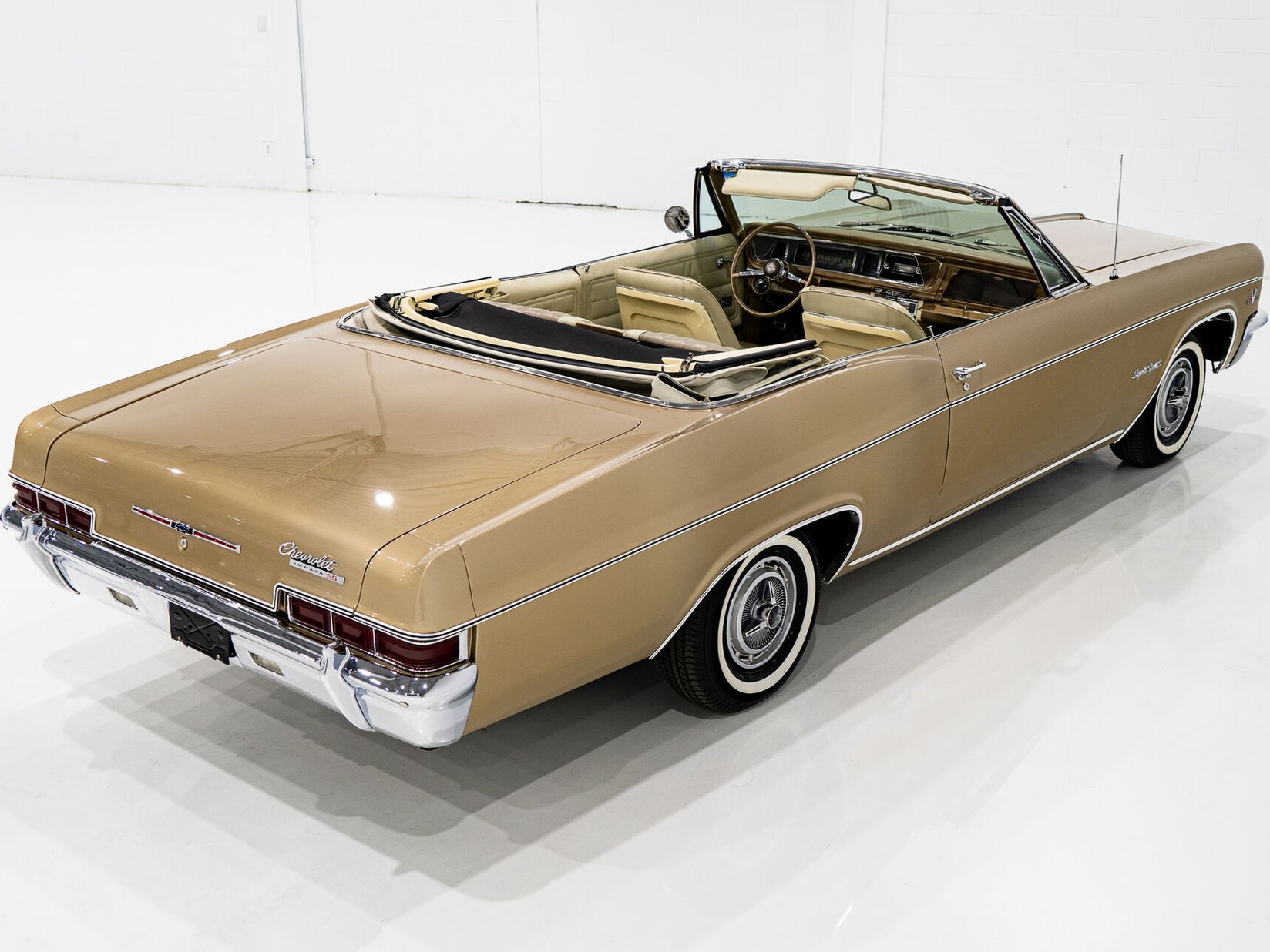 Chevrolet Impala 427 Convertible fully loaded with A/C **PRIX EN USD** 1966 Montréal - photo #2