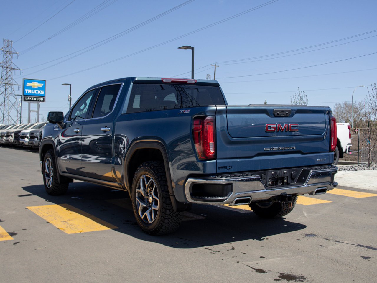 2024 GMC Sierra 1500 4WD Crew Cab 147 SLT Grey Sherwood Park - photo #7