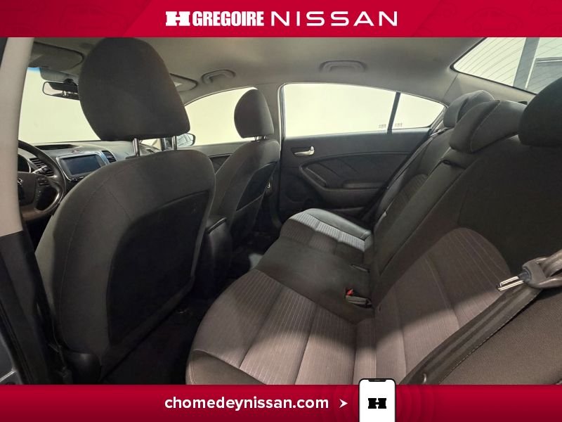 2017 Kia Forte Grey Laval - photo #24