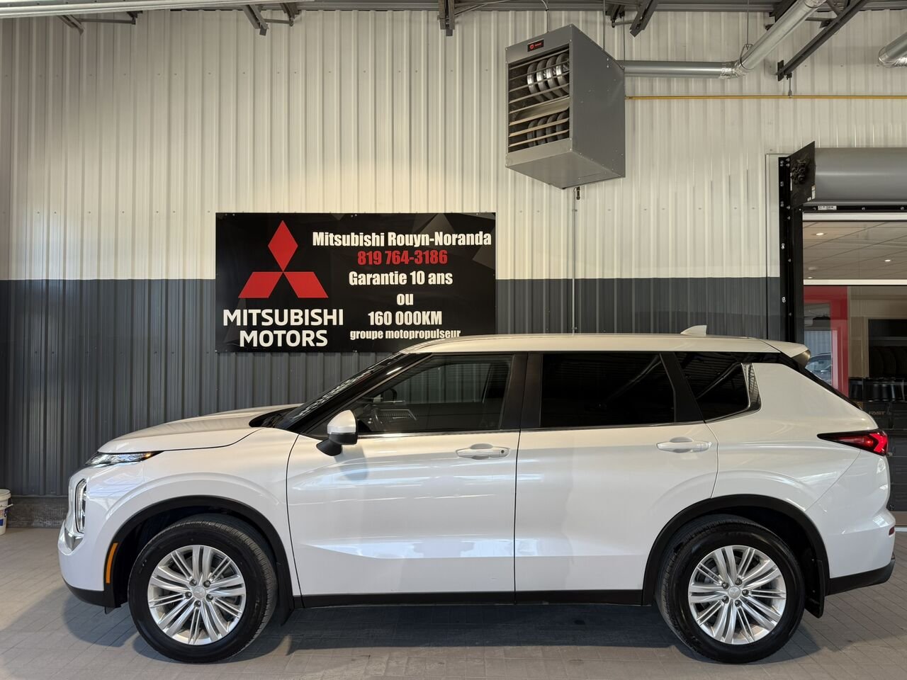 Mitsubishi Outlander ES S-AWC 2022 Blanc Rouyn-Noranda - photo #1