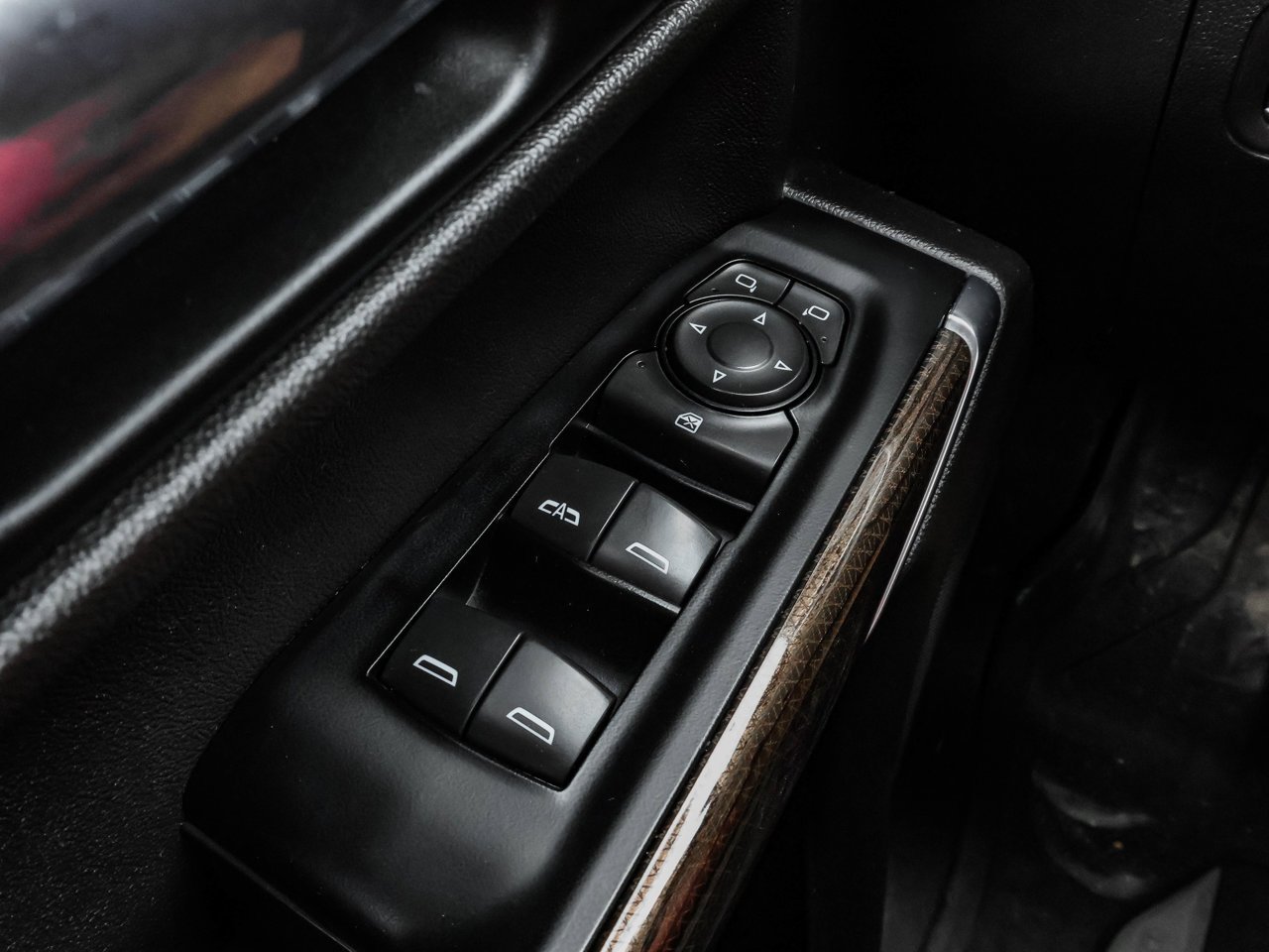 2019 Chevrolet Silverado 1500 4WD Crew Cab 147 RST White Sherwood Park - photo #18
