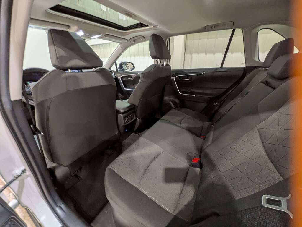Toyota RAV4 2022 Blanc Val-David - photo #9