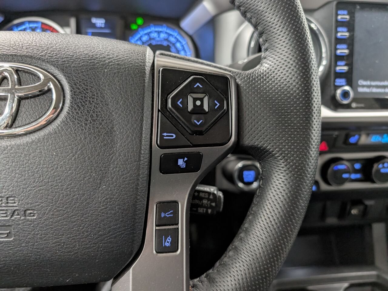 2023 Toyota Tacoma 3TYDZ5BN1PT031590 White Sherbrooke - photo #13