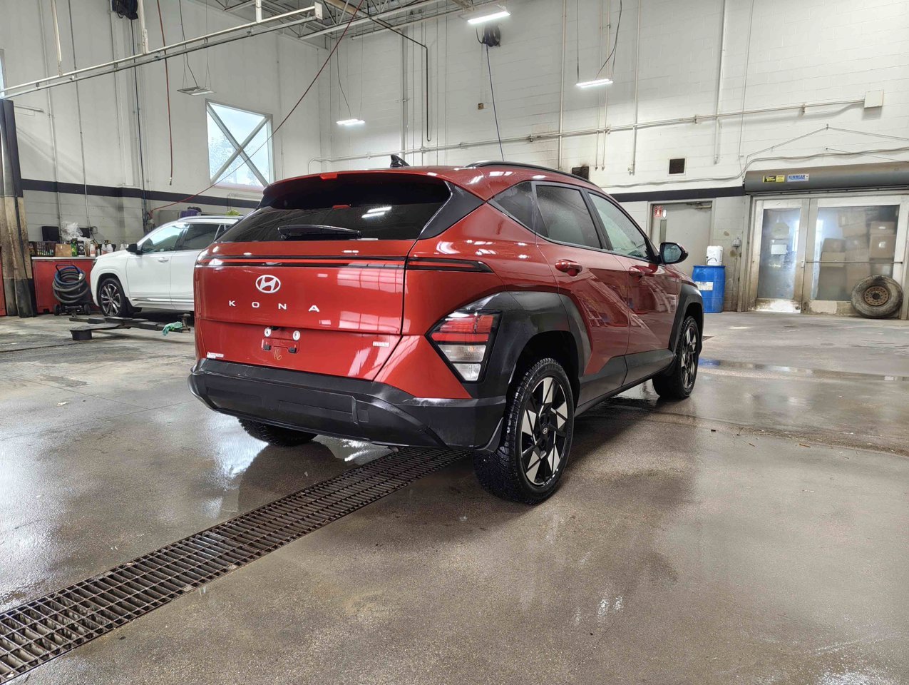 2024 Hyundai Kona 2.0L Preferred AWD Red Sherwood Park - photo #5