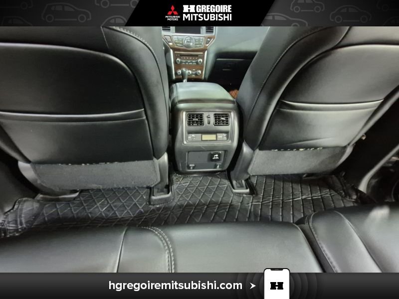 2017 Nissan Pathfinder Black Laval - photo #26