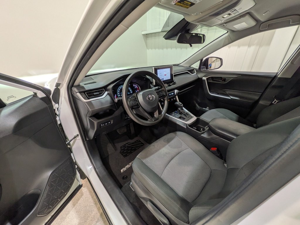 Toyota RAV4 LE AWD 2024 Blanc Val-David - photo #9