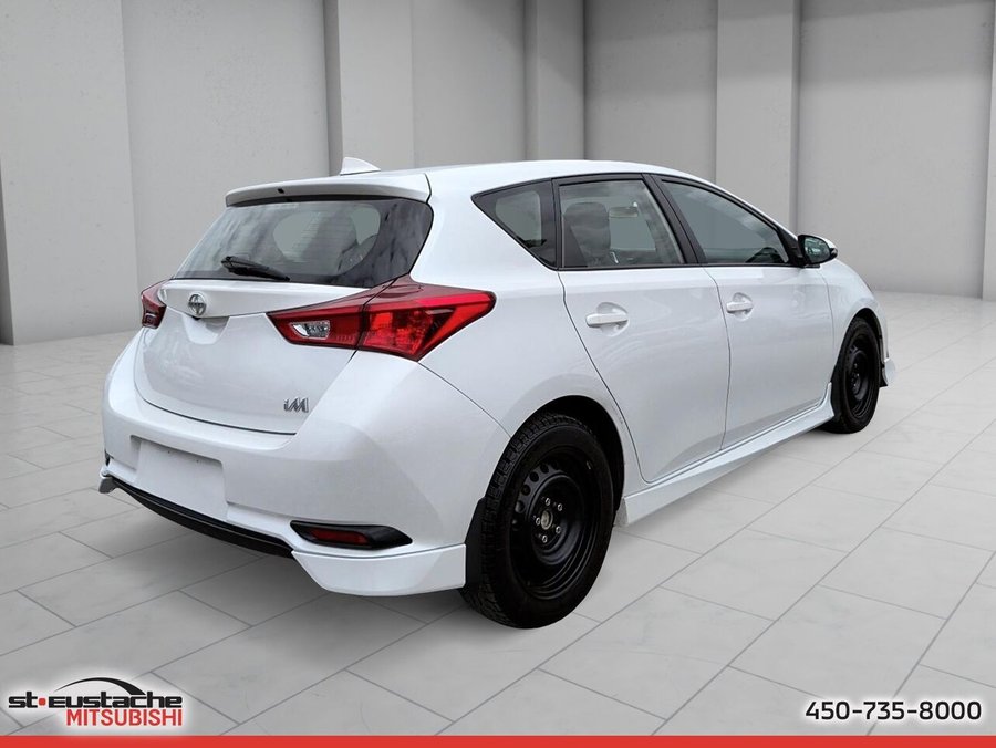 Scion iM Hayon 4 portes CVT 2016 Blanc