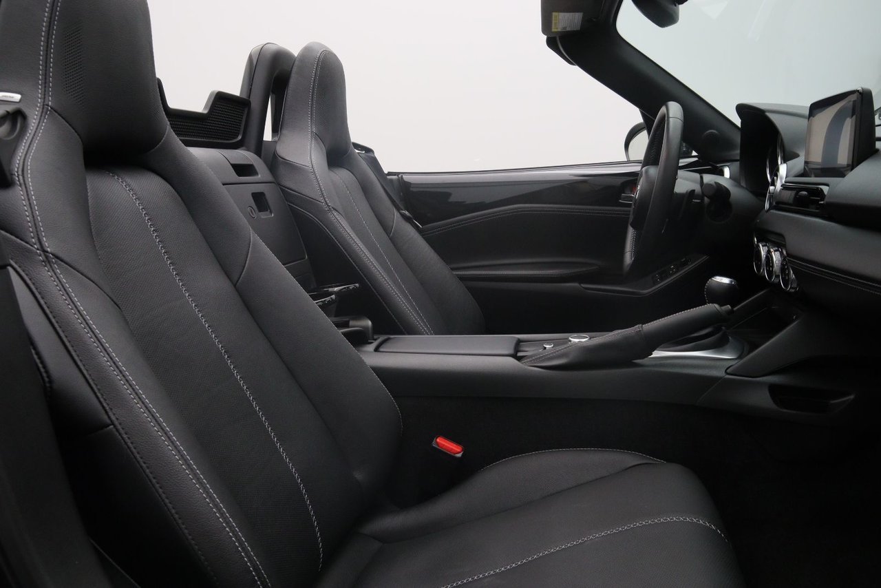 2023 Mazda MX-5 VIN JM1NDAD7XP0553322 Black Chicoutimi - photo #12
