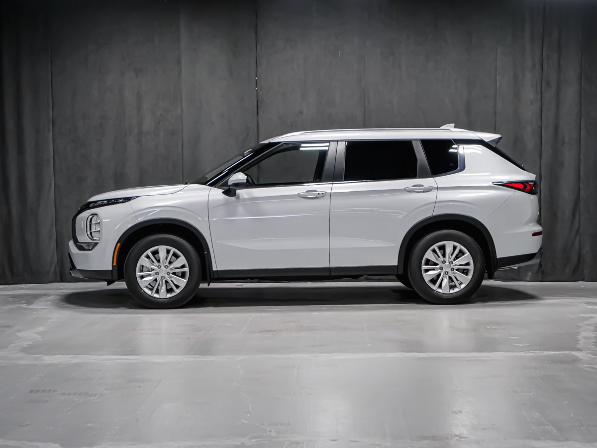 Mitsubishi Outlander SE 2026 Blanc diamant Montréal - photo #2
