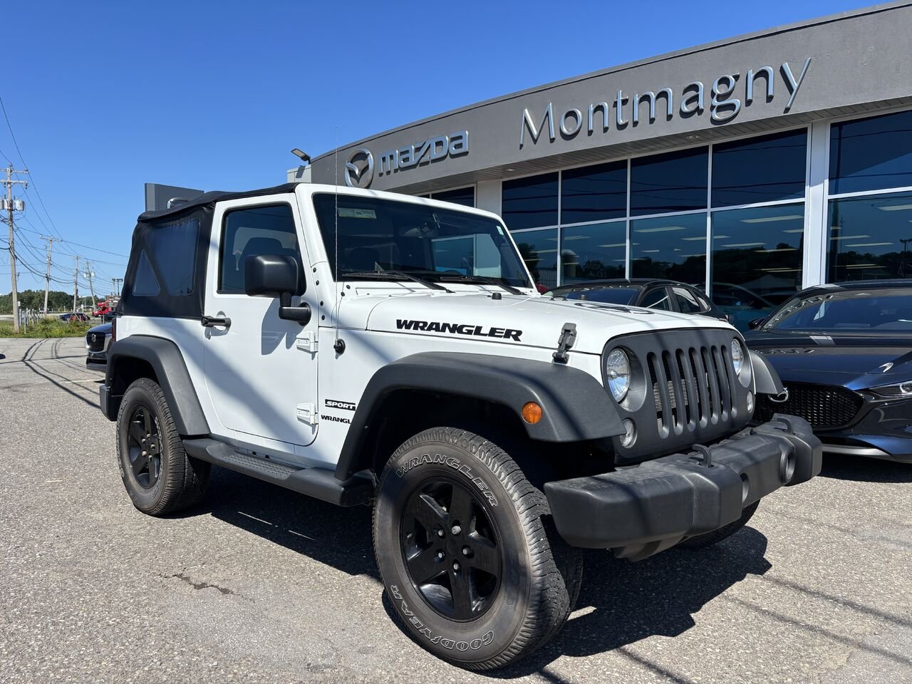 2016 JEEP WRANGLER SPORT 4 RM 2 portes Sport White Montmagny - photo #0