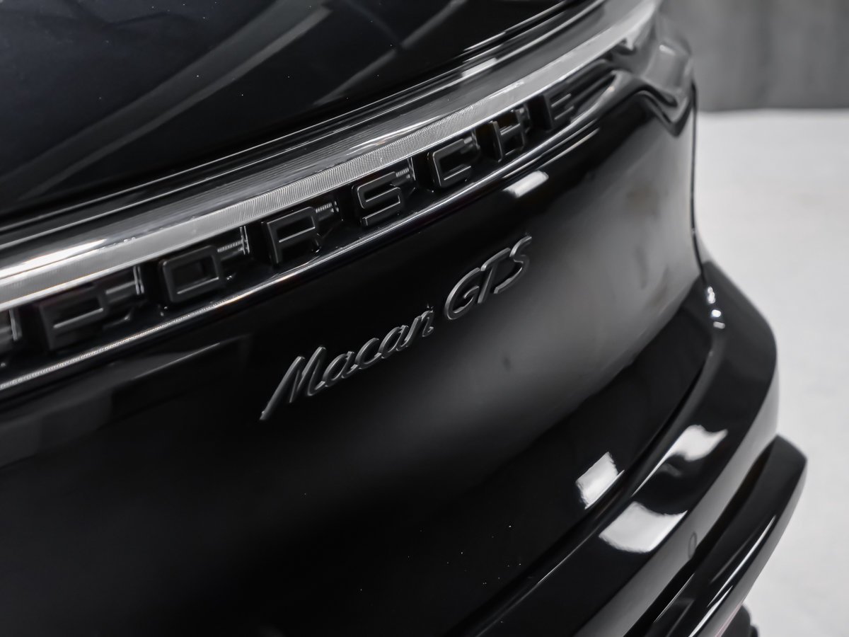 2025 Porsche Macan GTS Black Montreal - photo #4