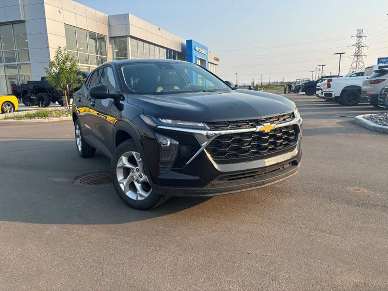 2025 Chevrolet Trax FWD 4dr LS Black Sherwood Park - photo #2
