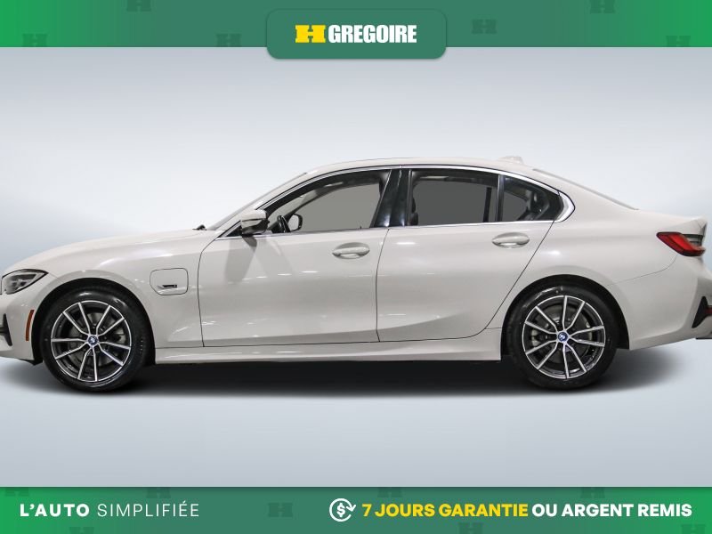 2022 BMW 330 2022 White