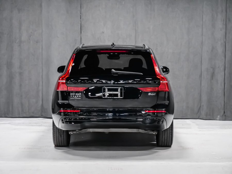 2022 Volvo XC60 B6 MOMENTUM CLIMATE PREMIUM Black