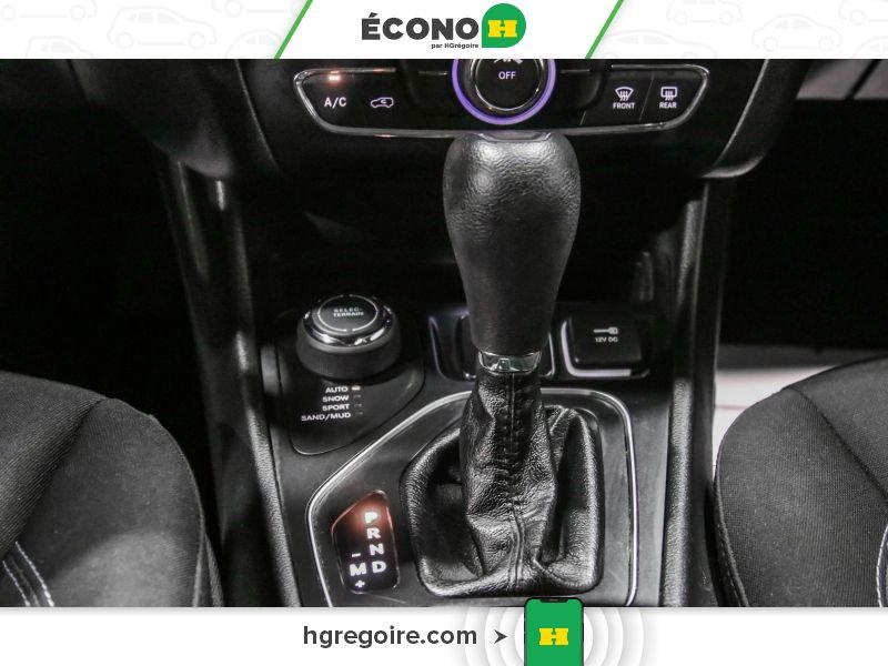 Jeep Cherokee 2019 Blanc Laval - photo #21