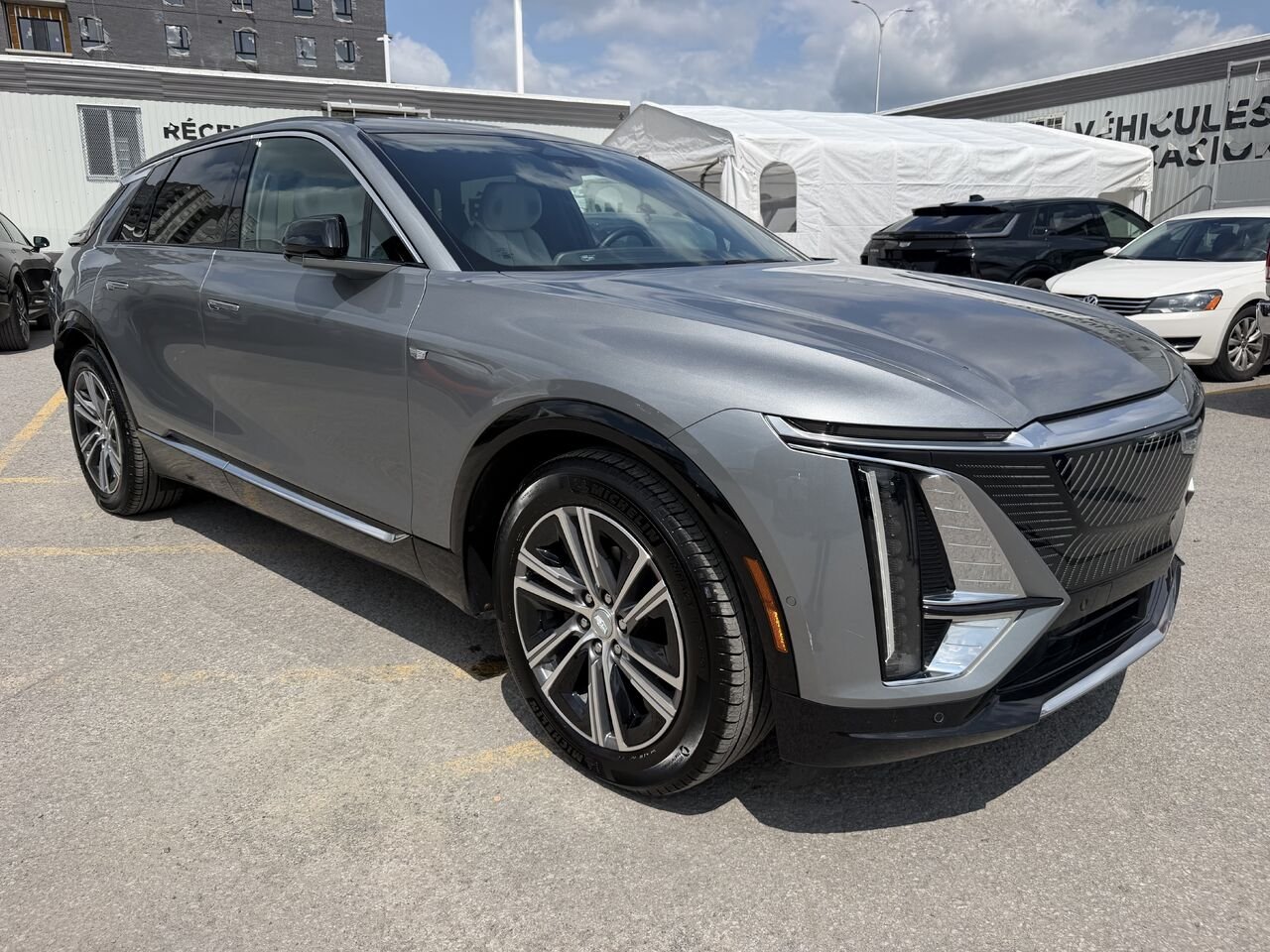 Cadillac LYRIQ LUXURY AWD FINANCEMENT À PARTIR DE 0.99% 2024 Argent Laval - photo #1