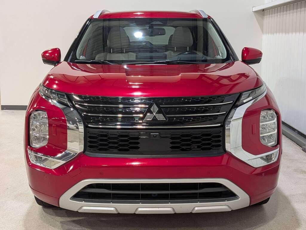2023 Mitsubishi Outlander Plug-In Hybrid GT S-AWC Red Val-David - photo #3