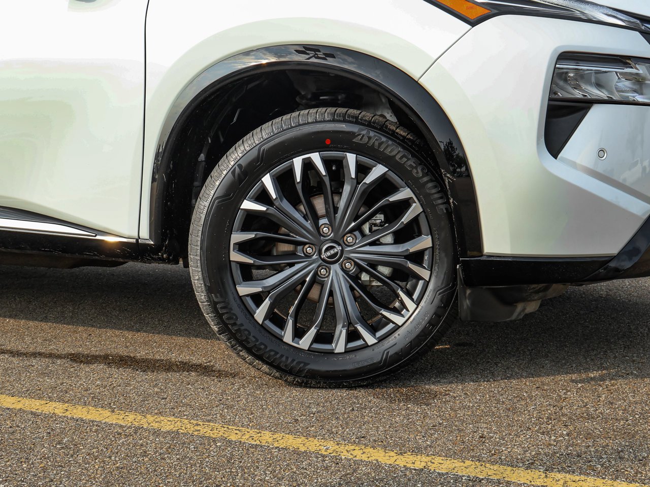 2024 Nissan Rogue AWD Platinum White Sherwood Park - photo #10