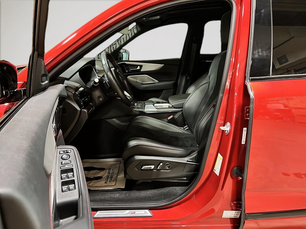 2024 Acura MDX Red Québec - photo #8